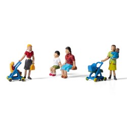 A1832 Moms & Kids - HO Scale