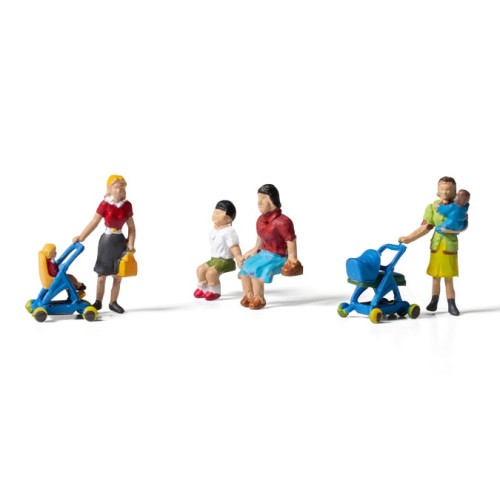 A1832 Moms & Kids - HO Scale